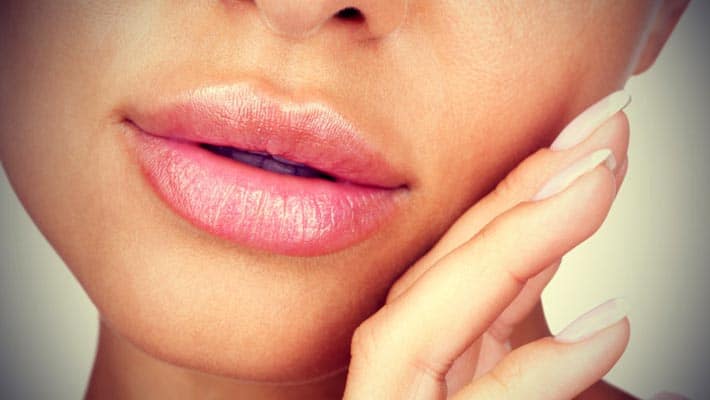 Увеличение губ гиалуроновой кислотой — всё, что вы хотели знать о процедуре